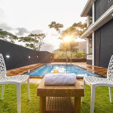 Black Stone Villa Kārli 外观 照片