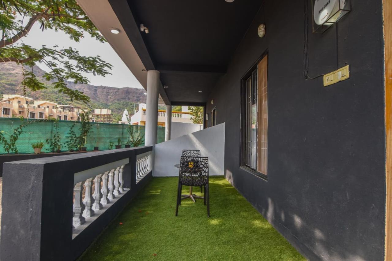 Black Stone Villa Kārli 外观 照片